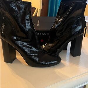 French Connection Glossy Black Heeled Patent Leather Boots 9 1/2